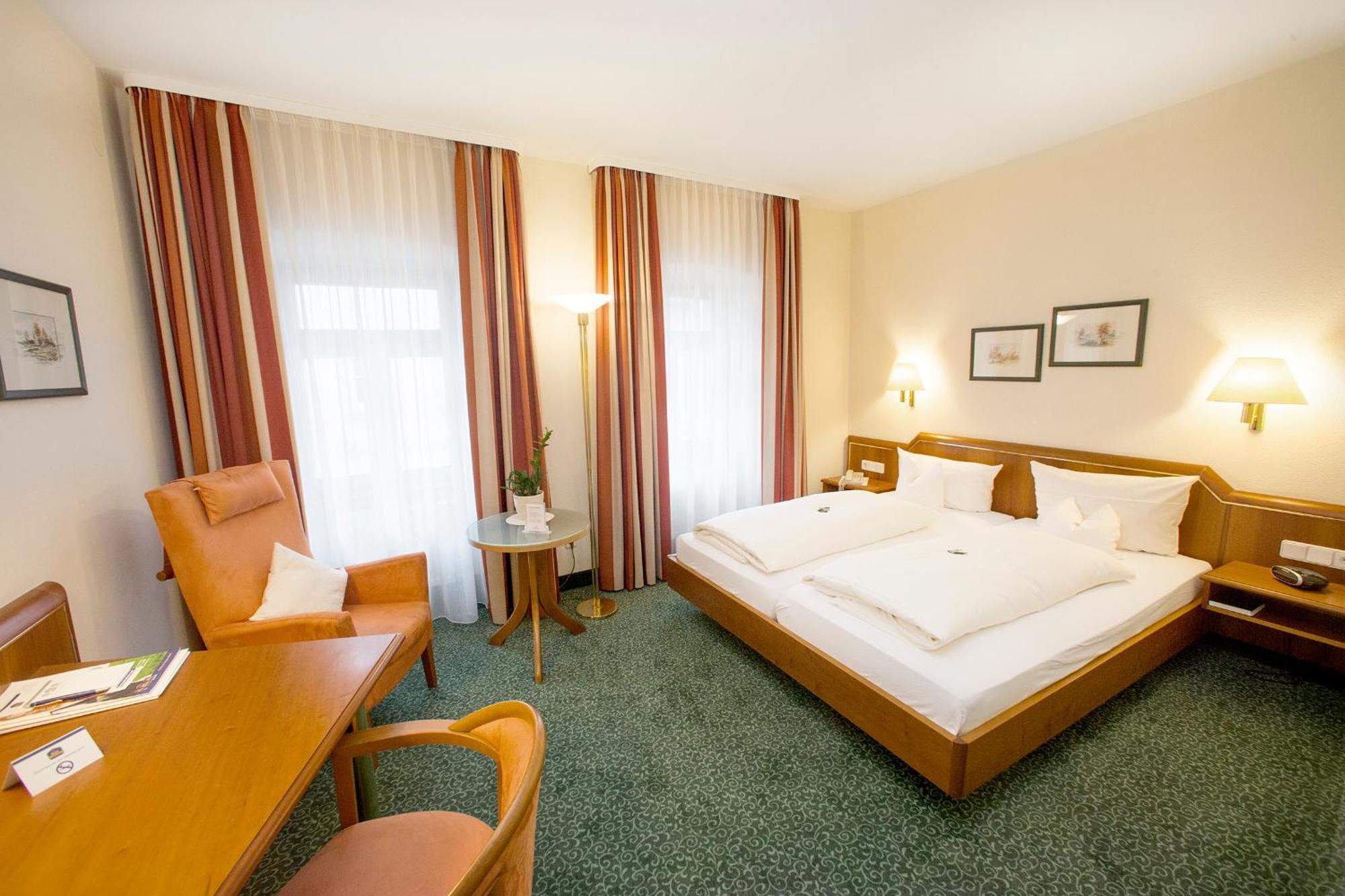 Hotel Weisses Lamm 3*