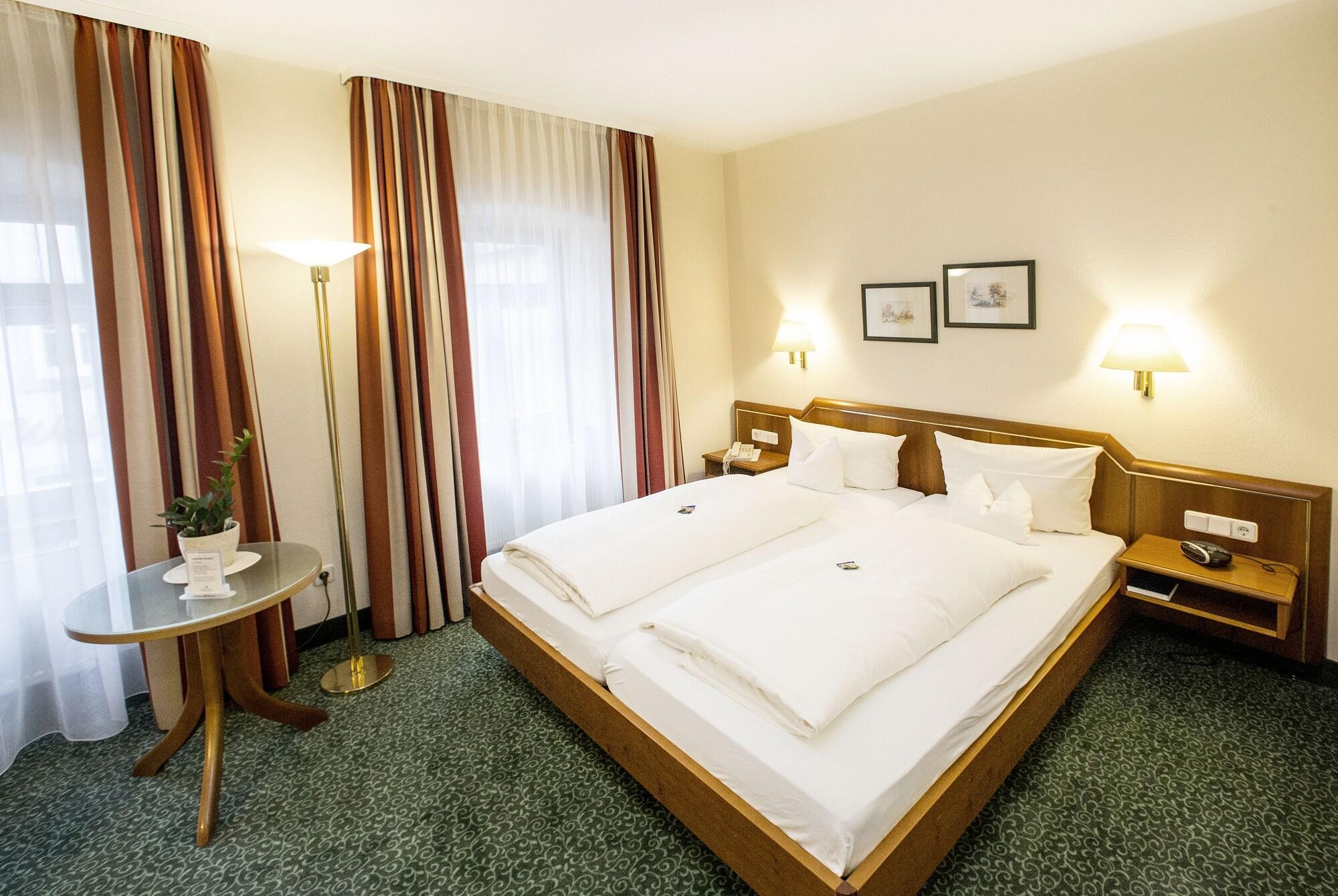 Hotel Weisses Lamm 3*
